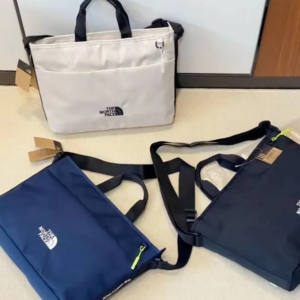 THE NORTH FACE 系列人氣斜孭袋 Simple Cross Bag